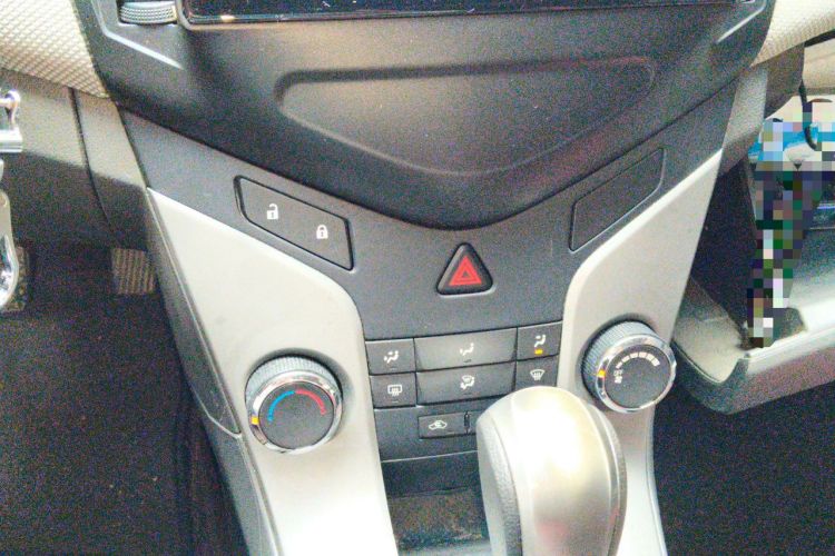 Used Chevrolet Cruze 2013 1.6L SL Grand Edition Automatic Audio And AC Panel