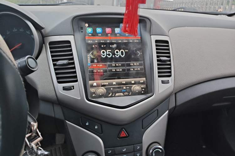 Used Chevrolet Cruze 2013 1.6L SE MT Audio And AC Panel