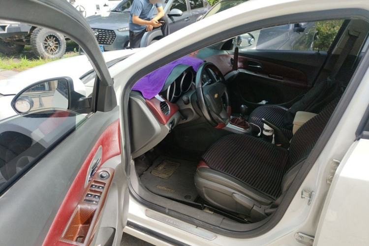 Used Chevrolet Cruze 2013 1.6L SL MT Driver Seat