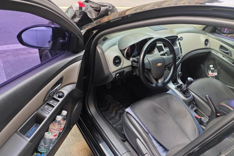 Used Chevrolet Cruze 2013 1.6L SL MT Driver Seat