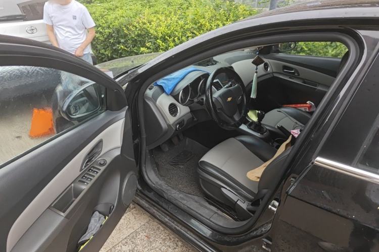 Used Chevrolet Cruze 2013 1.6L SL MT Driver Seat