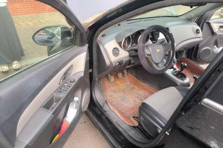 Used Chevrolet Cruze 2013 1.6L SE MT Driver Seat
