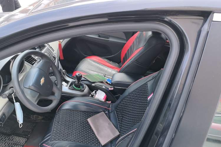 Used Chevrolet Cruze 2013 1.6L SL MT Driver Seat