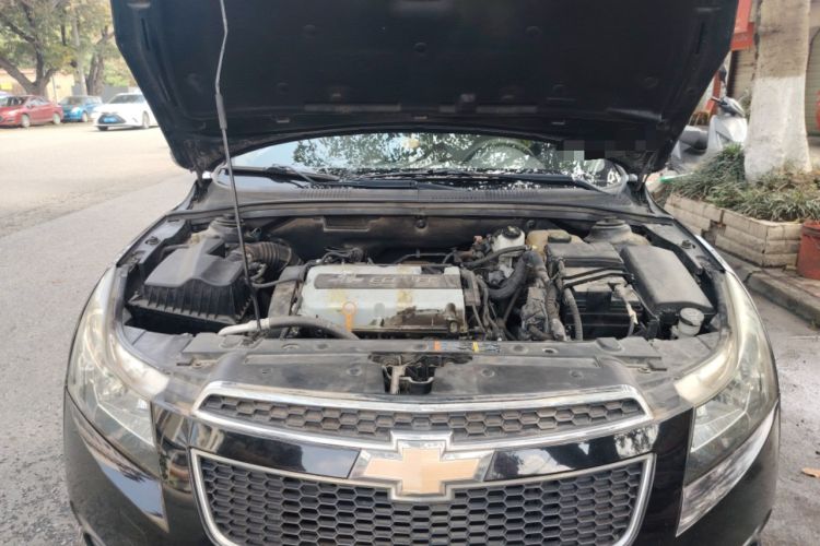 Used Chevrolet Cruze 2013 1.6L SE AT Engine Bay