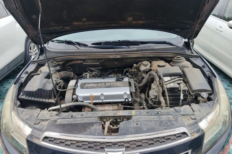 Used Chevrolet Cruze 2013 1.8L SE AT Engine Bay