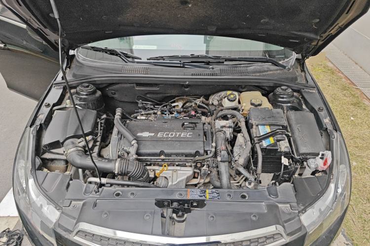Used Chevrolet Cruze 2013 Hatchback 1.6T Automatic Flagship Model Engine Bay