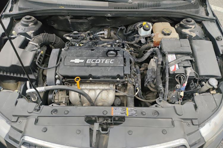 Used Chevrolet Cruze 2013 1.6L SE MT Engine Bay