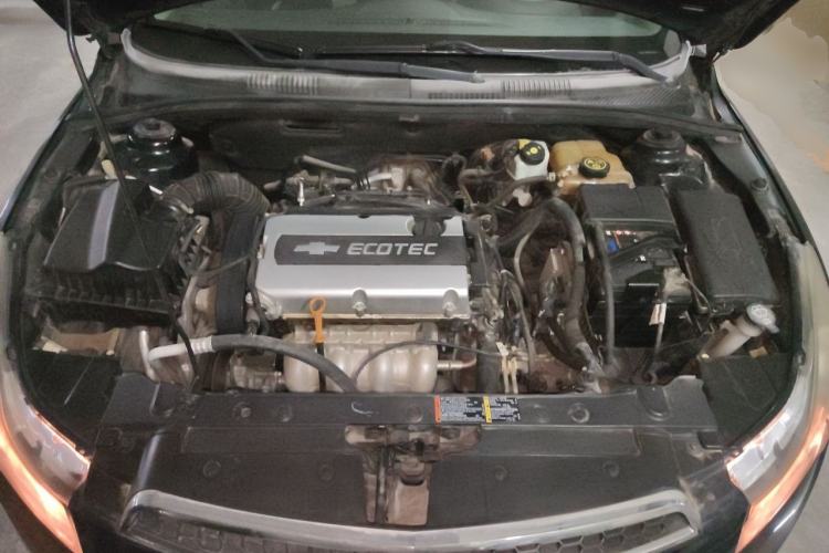 Used Chevrolet Cruze 2013 1.8L SE AT Engine Bay