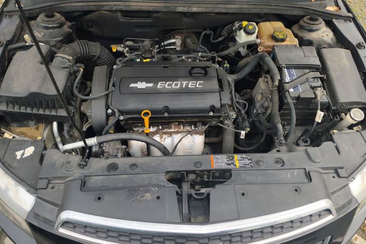 Used Chevrolet Cruze 2013 1.6L SL MT Engine Bay