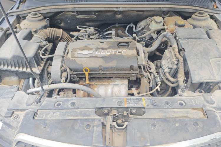 Used Chevrolet Cruze 2013 1.6L SE MT Engine Bay