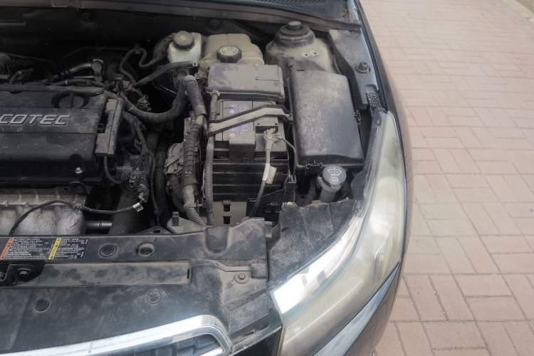 Used Chevrolet Cruze 2013 1.6L SE MT Engine Bay Left