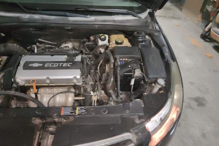 Used Chevrolet Cruze 2013 1.8L SE AT Engine Bay Left