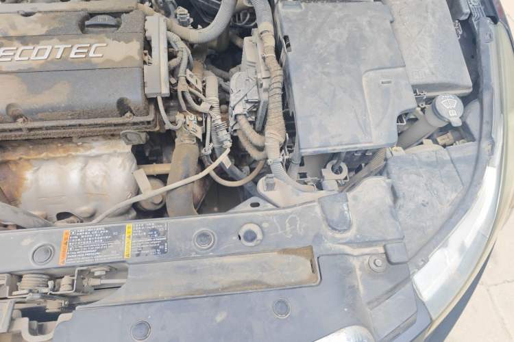 Used Chevrolet Cruze 2013 1.6L SE MT Engine Bay Left