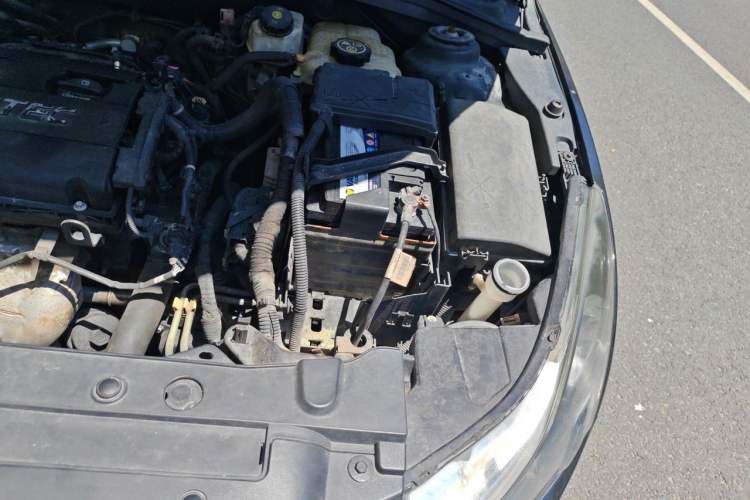 Used Chevrolet Cruze 2013 1.8L SE AT Engine Bay Left