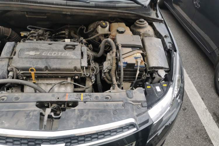 Used Chevrolet Cruze 2013 Hatchback 1.6L Manual Luxury Model Engine Bay Left