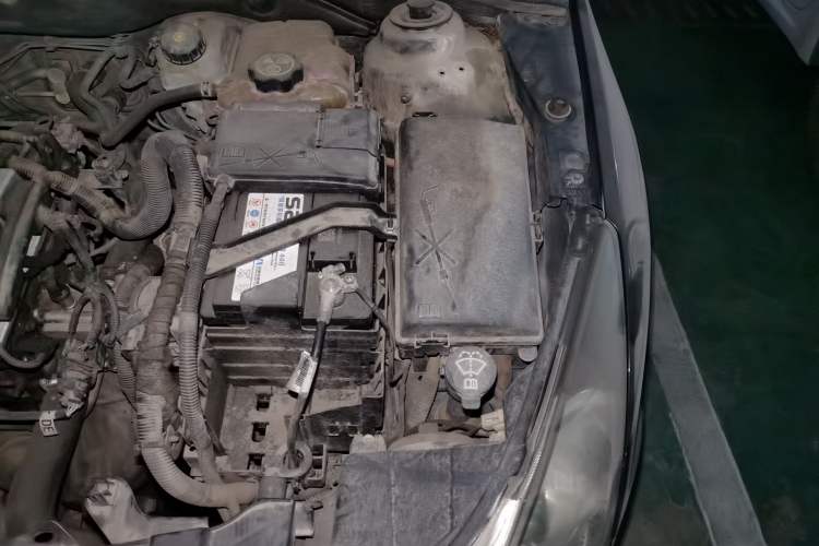 Used Chevrolet Cruze 2013 1.6L SE MT Engine Bay Left
