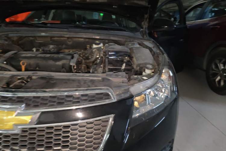 Used Chevrolet Cruze 2013 1.8L SE WTCC Edition AT Engine Bay Left