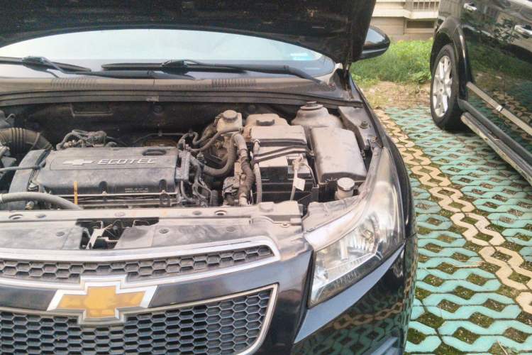Used Chevrolet Cruze 2013 1.6L SL Sunroof Edition MT Engine Bay Left