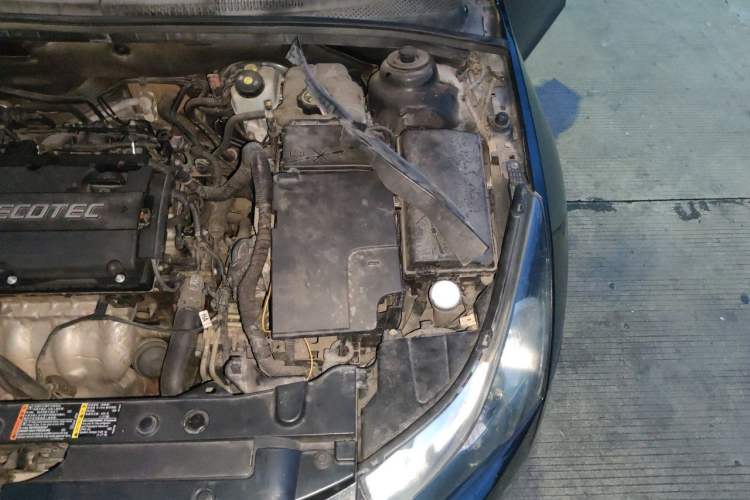 Used Chevrolet Cruze 2013 1.8L SE AT Engine Bay Left