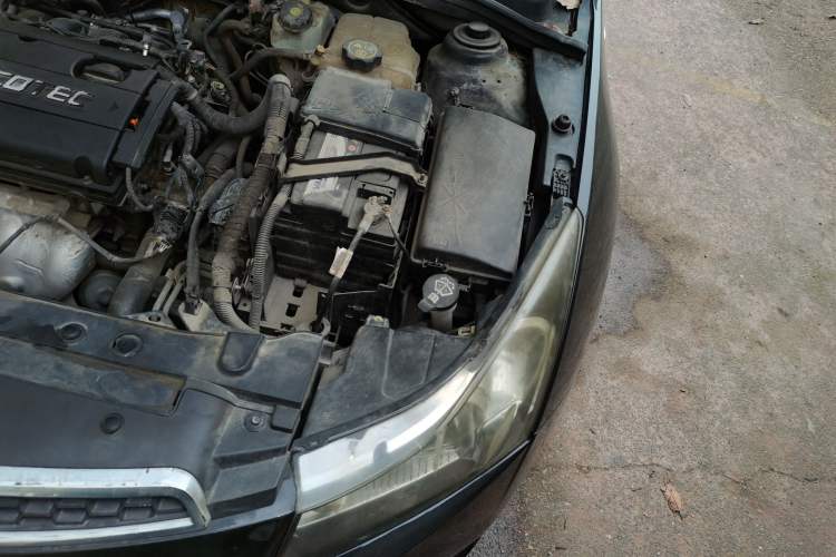 Used Chevrolet Cruze 2013 1.8L SE AT Engine Bay Left