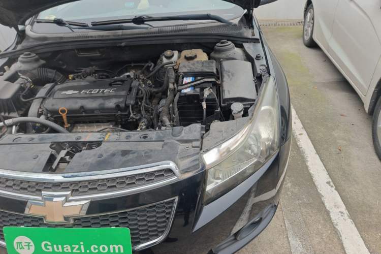 Used Chevrolet Cruze 2013 1.6L SE MT Engine Bay Left