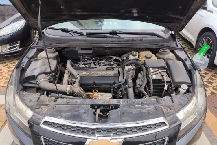 Used Chevrolet Cruze 2013 Hatchback 1.6T Automatic Flagship Model Engine Bay