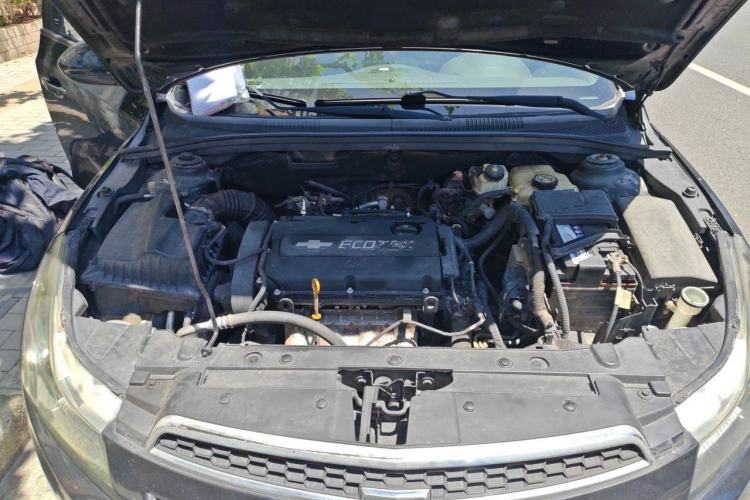 Used Chevrolet Cruze 2013 1.8L SE AT Engine Bay