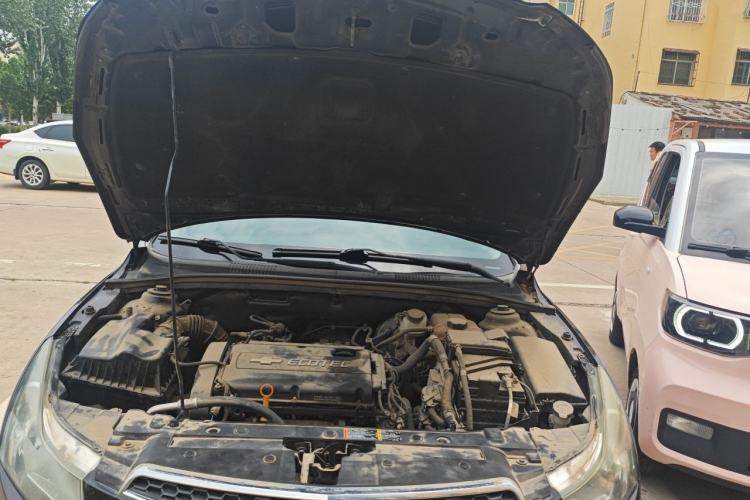 Used Chevrolet Cruze 2013 1.6L SE MT Engine Bay