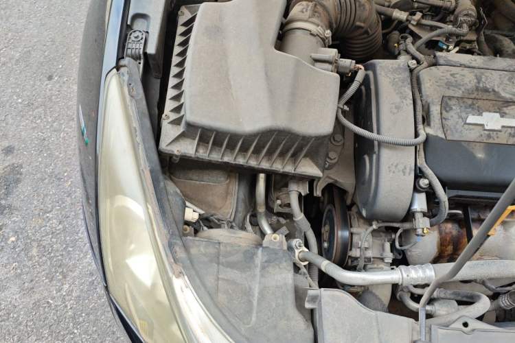 Used Chevrolet Cruze 2013 1.6L SL MT Engine Bay Right