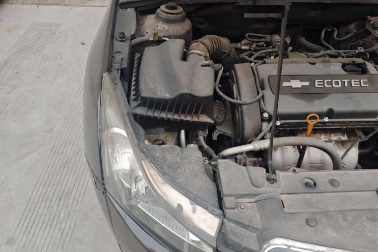 Used Chevrolet Cruze 2013 1.6L SE MT Engine Bay Right