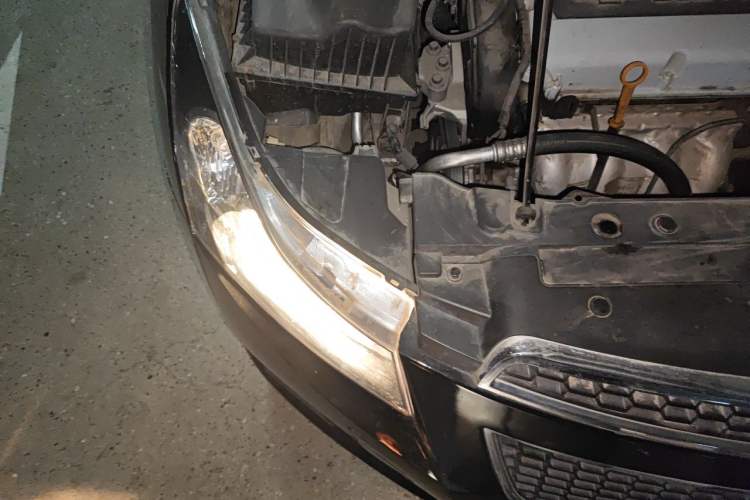 Used Chevrolet Cruze 2013 1.8L SE AT Engine Bay Right