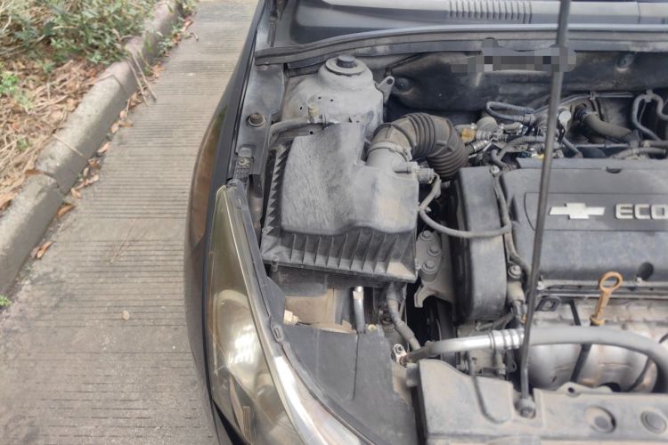 Used Chevrolet Cruze 2013 1.6L SE MT Engine Bay Right