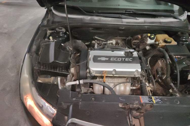 Used Chevrolet Cruze 2013 1.8L SE AT Engine Bay Right