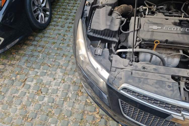 Used Chevrolet Cruze 2013 1.8L SE AT Engine Bay Right