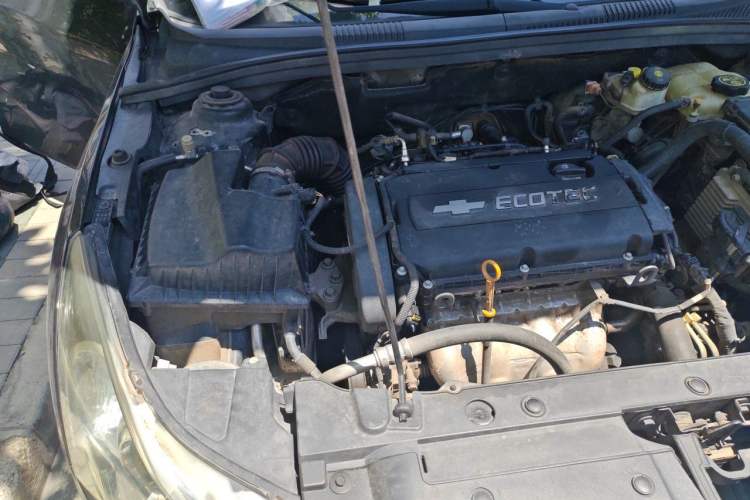 Used Chevrolet Cruze 2013 1.8L SE AT Engine Bay Right