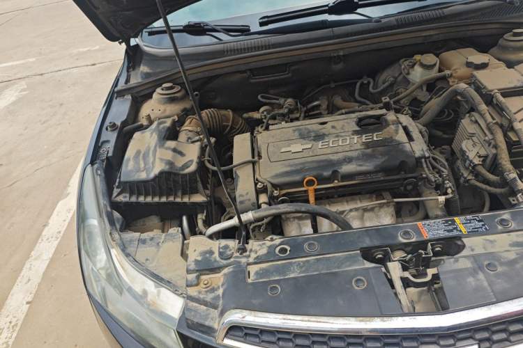 Used Chevrolet Cruze 2013 1.6L SE MT Engine Bay Right