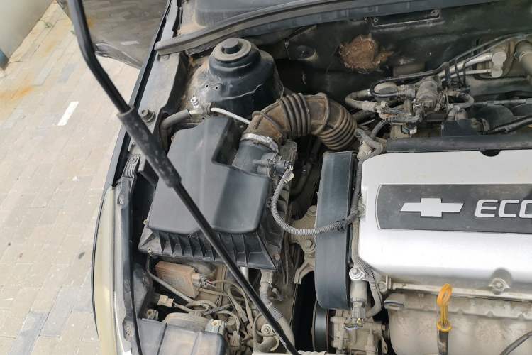 Used Chevrolet Cruze 2013 1.6L SL MT Engine Bay Right