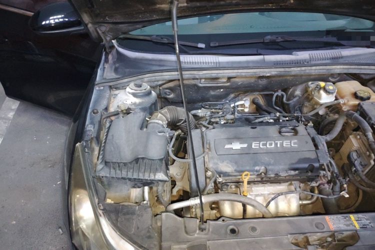 Used Chevrolet Cruze 2013 1.6L SL MT Engine Bay Right