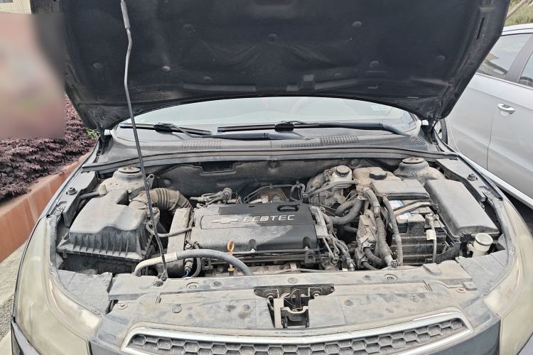 Used Chevrolet Cruze 2013 1.6L SE MT Engine Bay