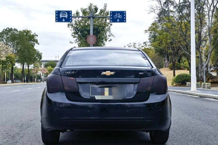 Used Chevrolet Cruze 2013 1.6L SE MT Exterior 8