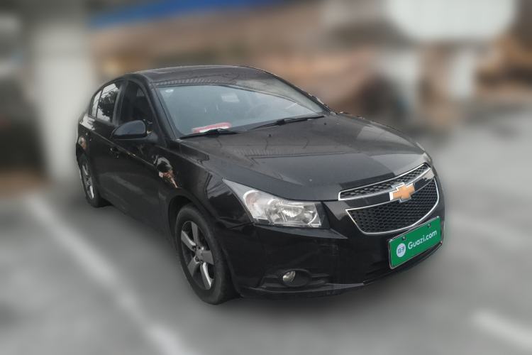 Used Chevrolet Cruze 2013 Hatchback 1.6L Manual Luxury Model Front Right 45 Deg