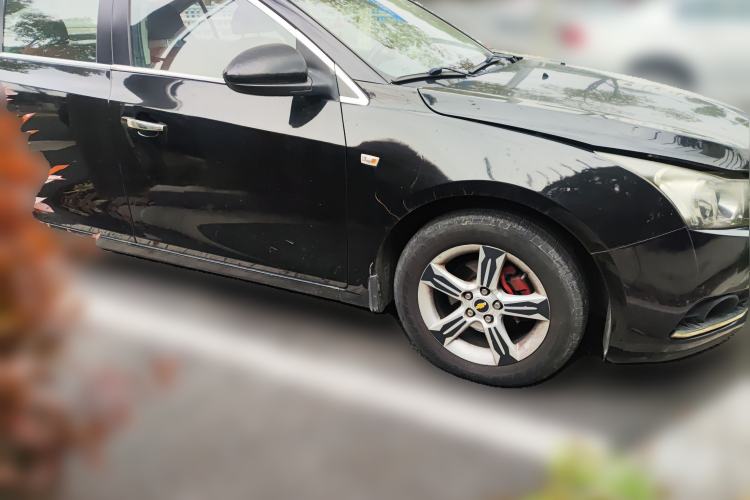 Used Chevrolet Cruze 2013 1.6L SE MT Front Right 45 Deg