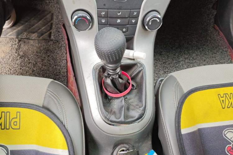 Used Chevrolet Cruze 2013 1.6L SL MT Gear Lever