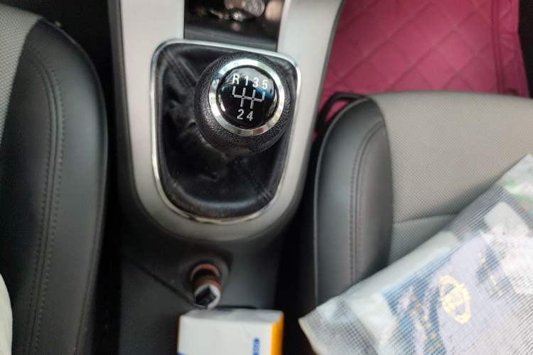 Used Chevrolet Cruze 2013 1.6L SE MT Gear Lever