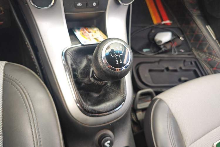 Used Chevrolet Cruze 2013 1.6L SE MT Gear Lever