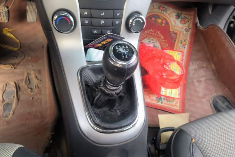Used Chevrolet Cruze 2013 1.6L SE MT Gear Lever