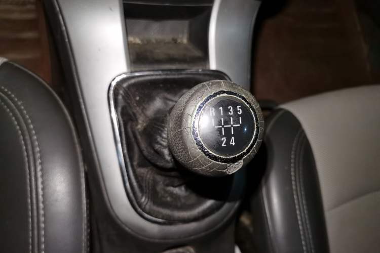 Used Chevrolet Cruze 2013 1.6L SE MT Gear Lever