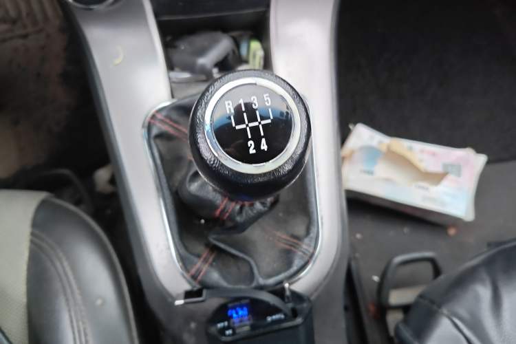 Used Chevrolet Cruze 2013 1.6L SE MT Gear Lever