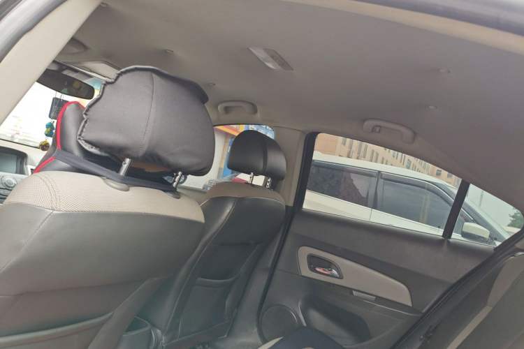 Used Chevrolet Cruze 2013 1.6L SL MT Headliner