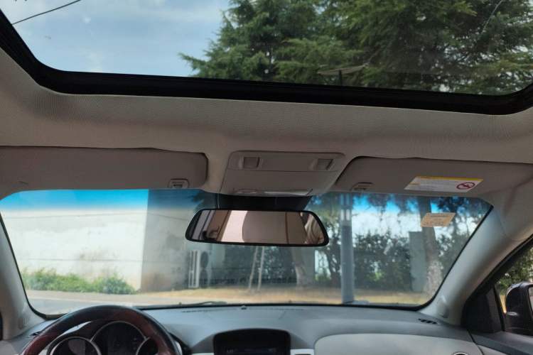 Used Chevrolet Cruze 2013 1.6L SE MT Headliner